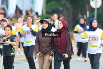 Runner Photo 4859575
