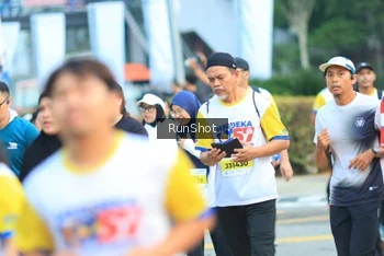 Runner Photo 4860005