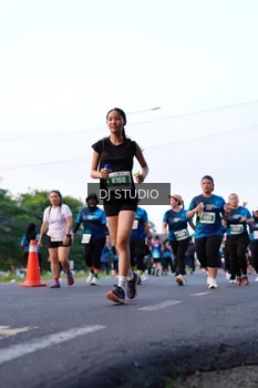 Runner Photo 4860591