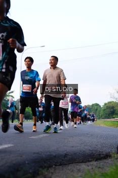 Runner Photo 4860853
