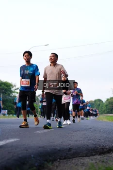 Runner Photo 4860856