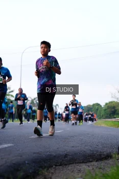 Runner Photo 4860916