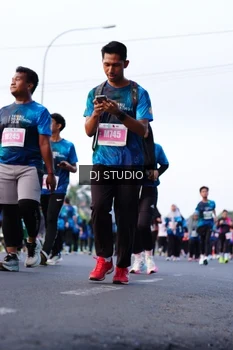 Runner Photo 4862343