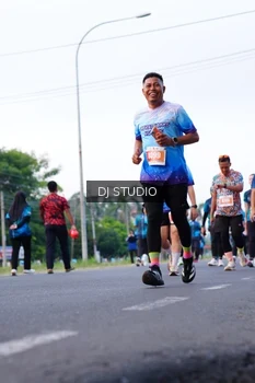Runner Photo 4862756