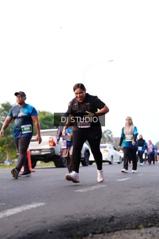 Runner Photo 4863452