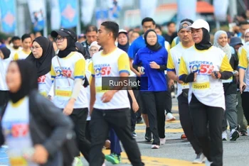 Runner Photo 4863487