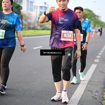 Runner Photo 4863494