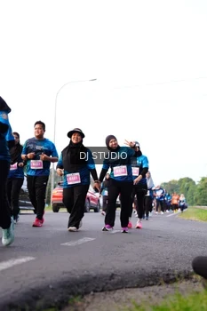 Runner Photo 4863649