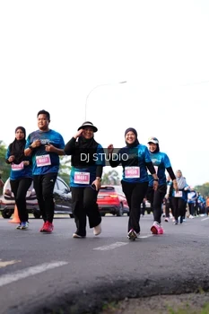 Runner Photo 4863696