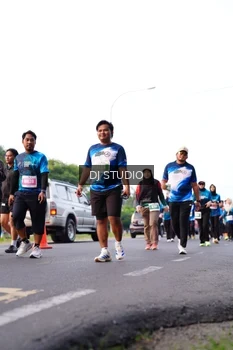 Runner Photo 4864003