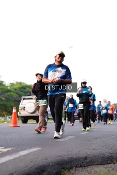 Runner Photo 4864055