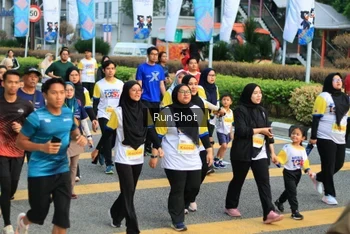 Runner Photo 4868591
