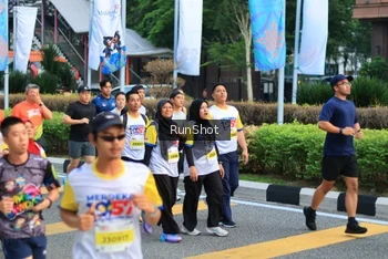 Runner Photo 4869444