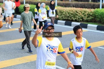 Runner Photo 4870117
