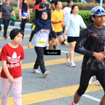 Runner Photo 4880413