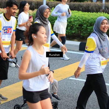 Runner Photo 4882400