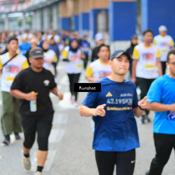 Runner Photo 4883915