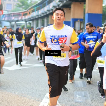Runner Photo 4888004