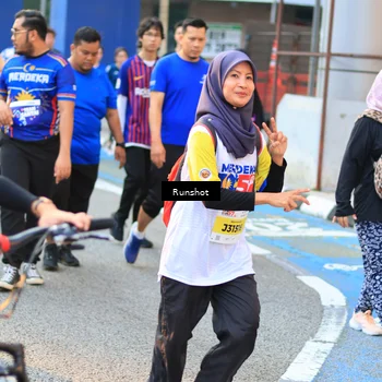 Runner Photo 4888073