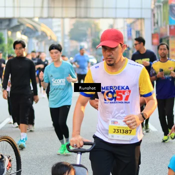 Runner Photo 4893799