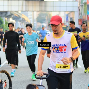 Runner Photo 4893819