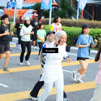 Runner Photo 4895716