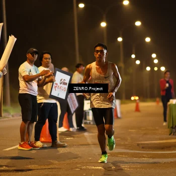 Runner Photo 4896665