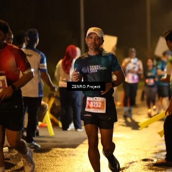 Runner Photo 4913612
