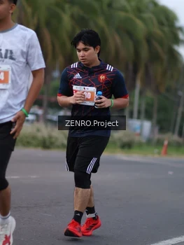 Runner Photo 4923655