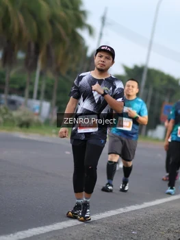 Runner Photo 4923914