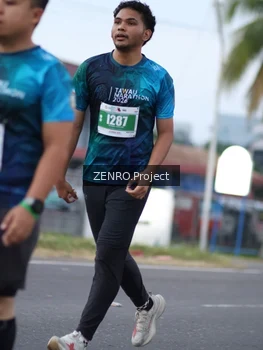 Runner Photo 4923995