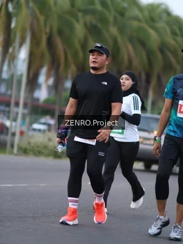 Runner Photo 4924243