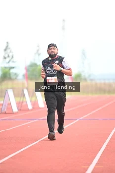 Runner Photo 4924335