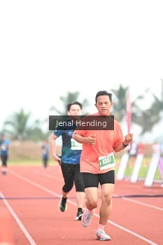Runner Photo 4924515