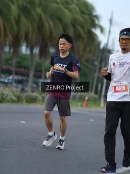 Runner Photo 4924875