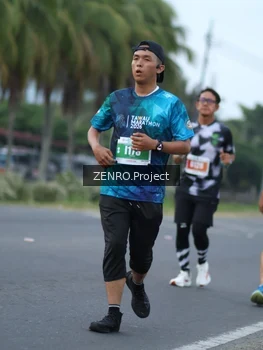Runner Photo 4925593