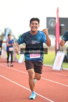 Runner Photo 4925672