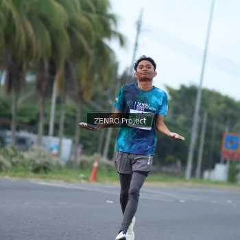 Runner Photo 4925734