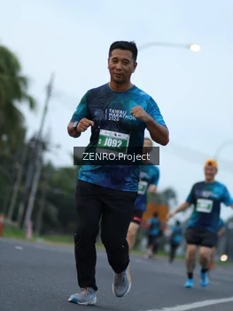 Runner Photo 4928496