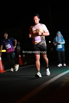 Runner Photo 4933477