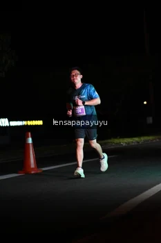 Runner Photo 4933576