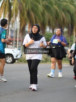 Runner Photo 4934543