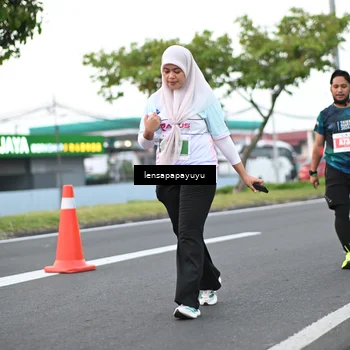 Runner Photo 4944823