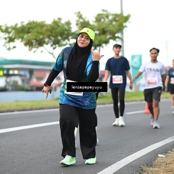 Runner Photo 4945733