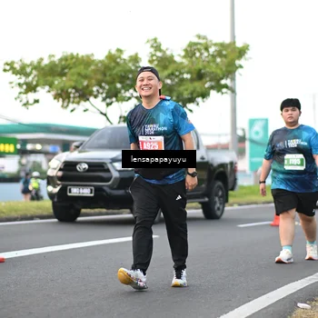 Runner Photo 4945798