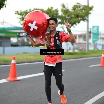 Runner Photo 4946073