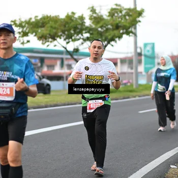 Runner Photo 4946092