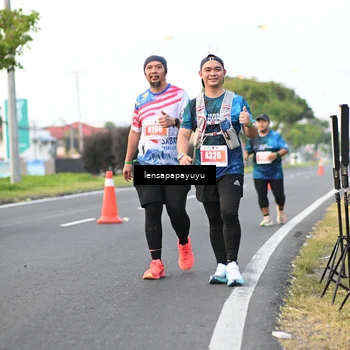 Runner Photo 4946702