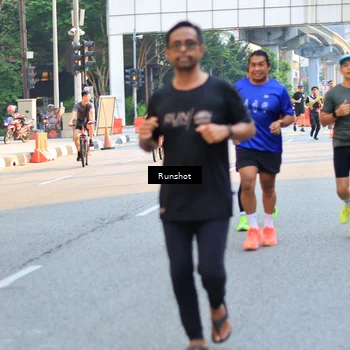 Runner Photo 4949999