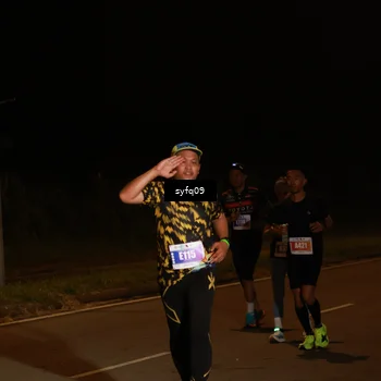 Runner Photo 4953675